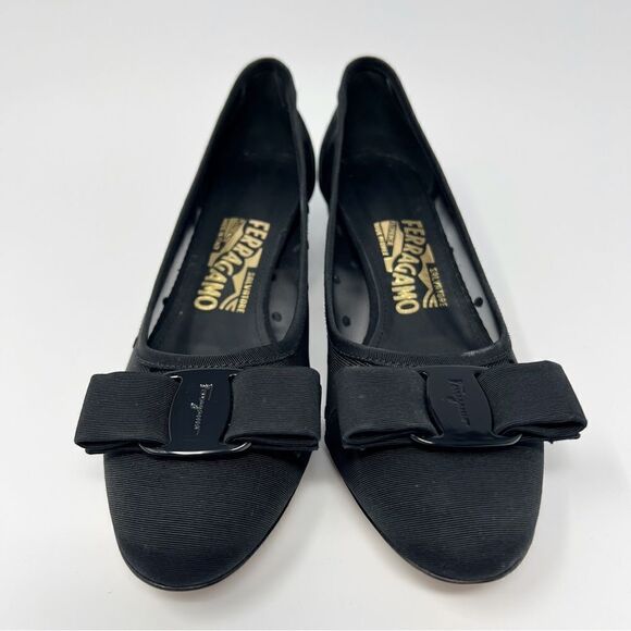 Salvatore Ferragamo Vara Mesh Pumps NWOTS - Picture 3 of 6